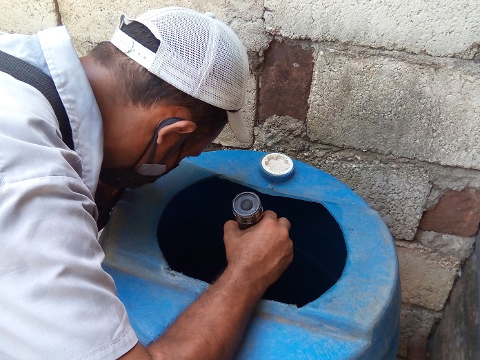 ¿Aedes Aegypti? 6 FOTO 5.3 INSPECCION VIVIENDA