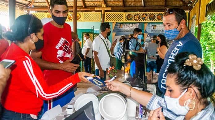 En Las Tunas feria de oportunidades para sectores estatal y privado