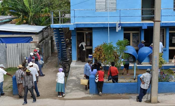 ¿Qué sucede con el pago a jubilados en la Oficina de Correos de Jobabo? 1 ancianos jubilados Jobabo