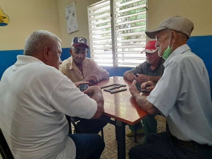 Instituciones de Salud garantizan una vejez placentera