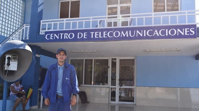 Yarlen: Ocho años lidiando con cableados y teléfonos