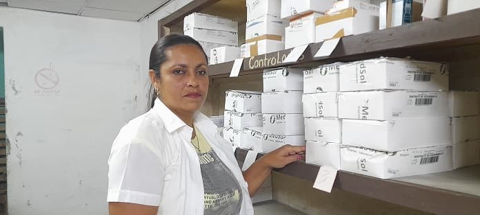 Farmacéutica comprometida con su profesión