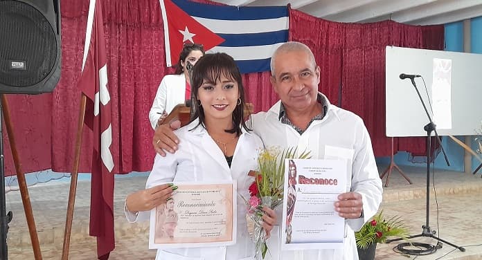 Graduada con honores