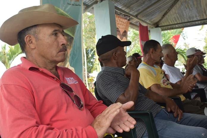 campesinos asamblea