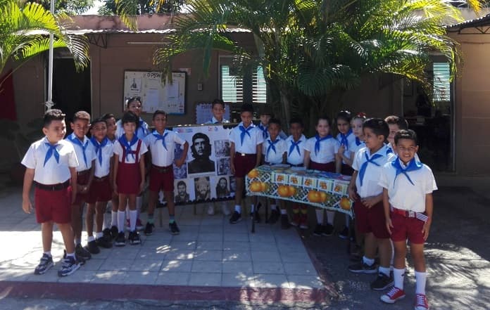 Homenaje a Camilo y Che en centros educativos de Jobabo