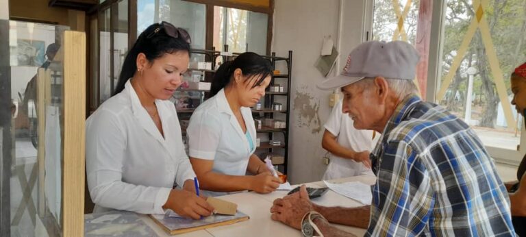 Se retoma este lunes en Jobabo nueva alternativa para la venta de medicamentos por consultorios médicos.